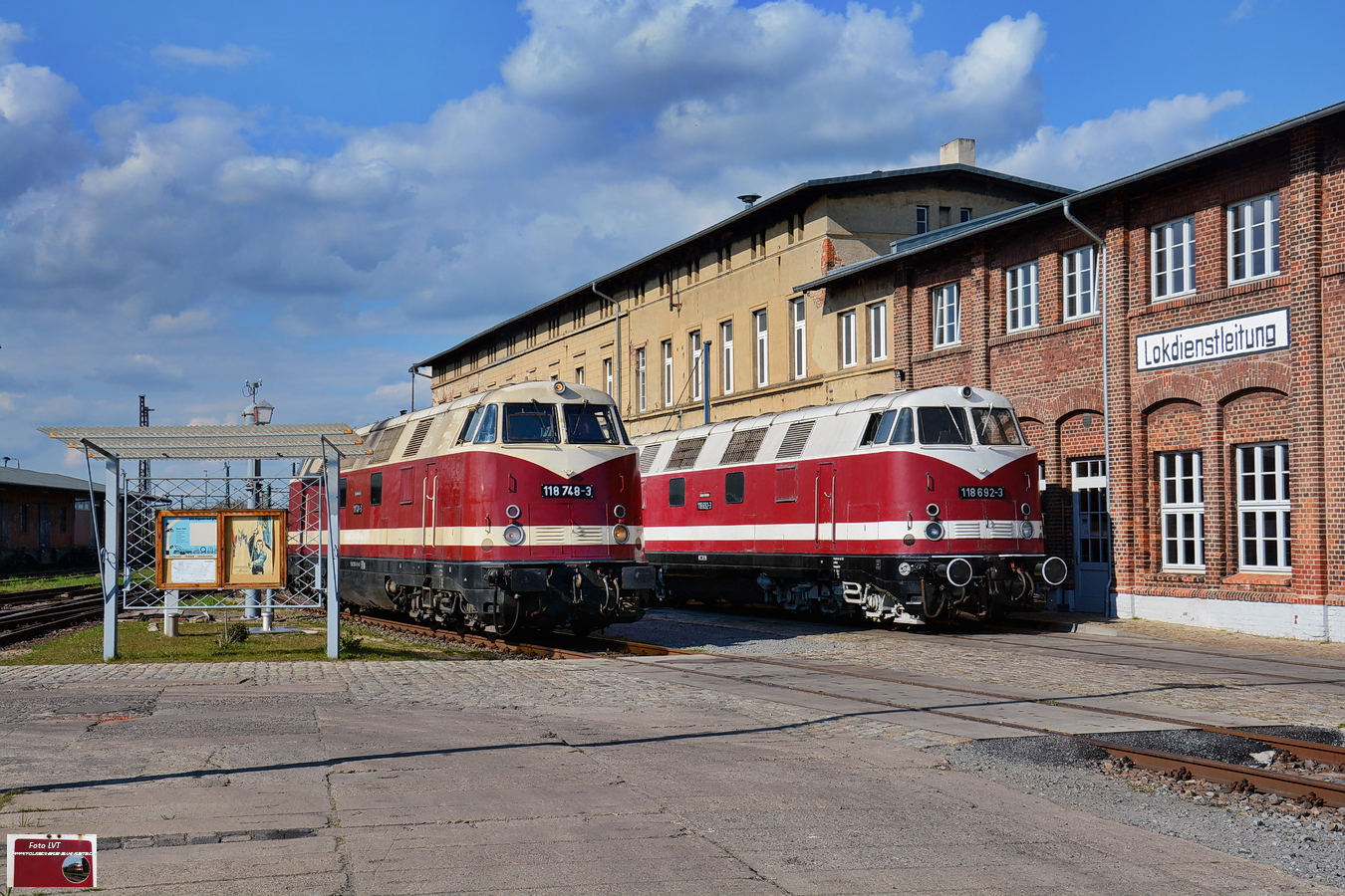 118 748 bei der Ankunft im Bw Wittenberge
